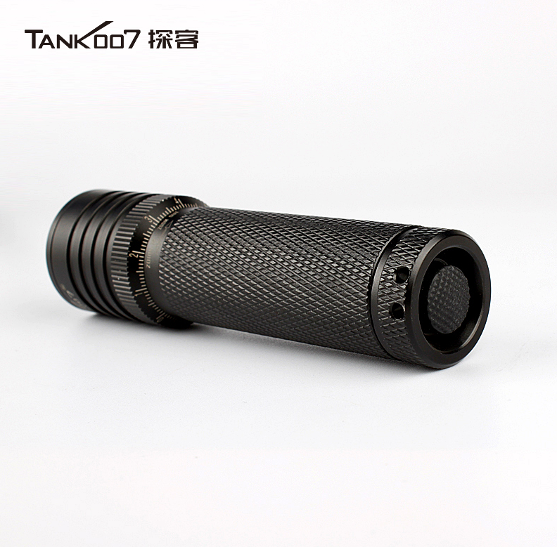 TANK007 TK737 大功率调焦手电筒